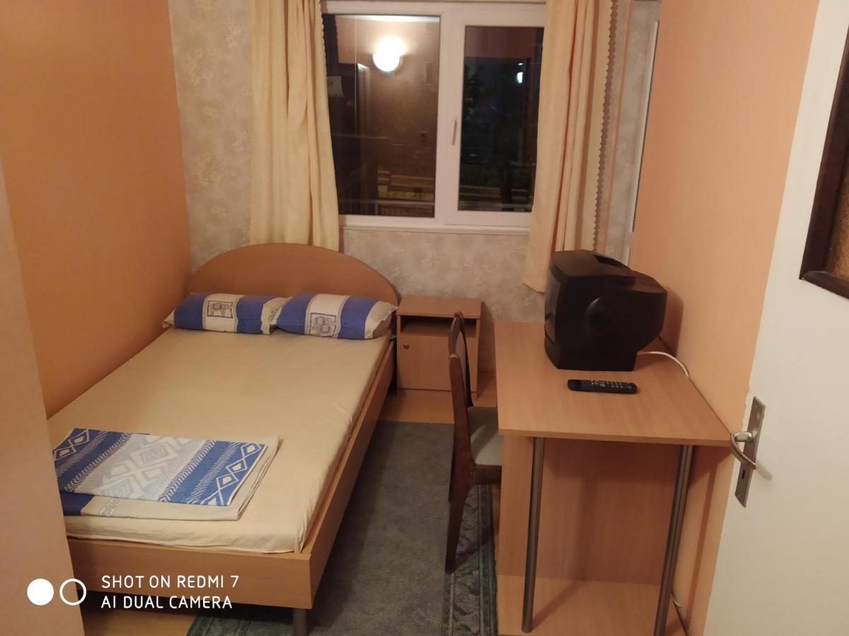 Famili Hotel Barba Yani Golden Sands Room photo